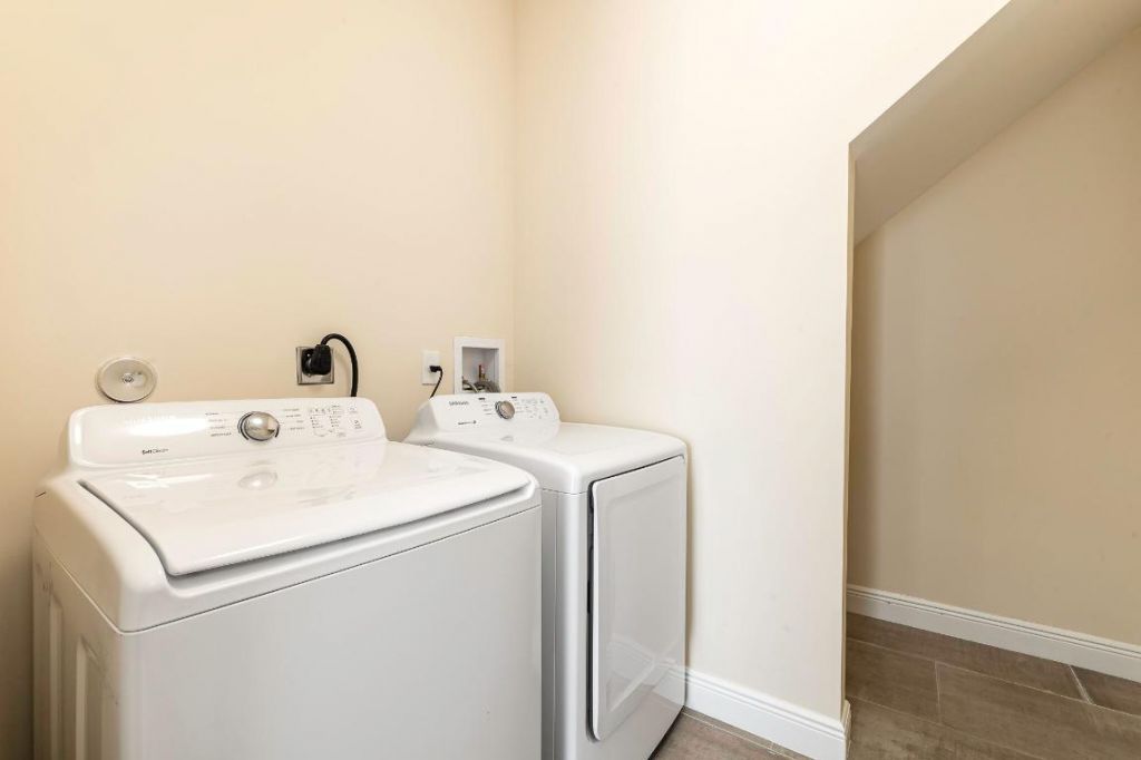 1031 NE 13th Avenue, Fort Lauderdale, FL 33304 Photo