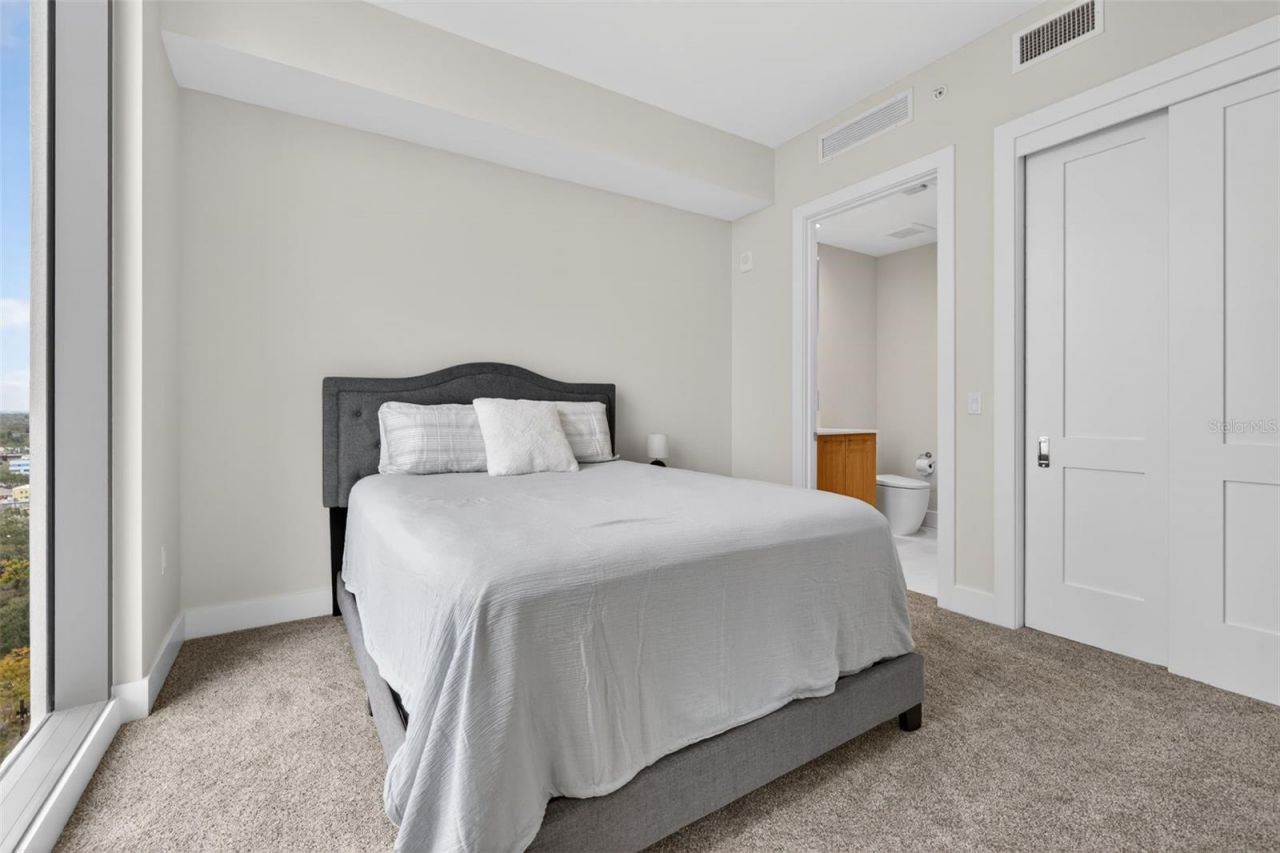 275 1st Ave S, Unit 1708, Saint Petersburg, FL 33701 Photo