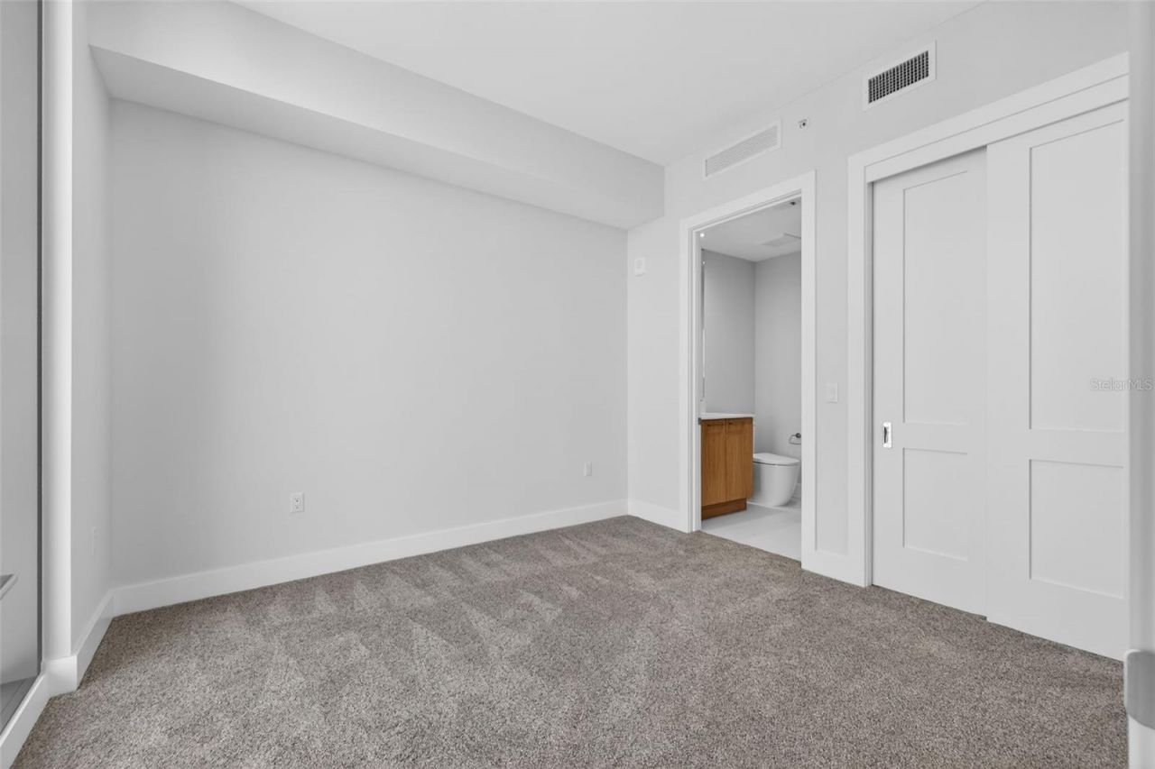 275 1st Ave S, Unit 1708, Saint Petersburg, FL 33701 Photo