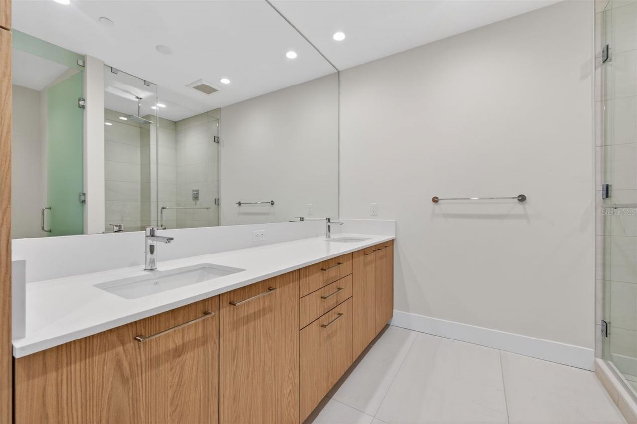 275 1st Ave S, Unit 1708, Saint Petersburg, FL 33701 Photo