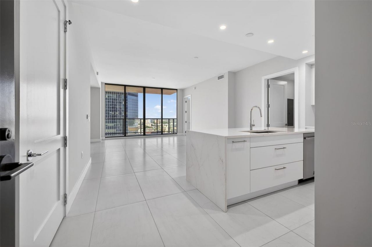 275 1st Ave S, Unit 1708, Saint Petersburg, FL 33701 Photo