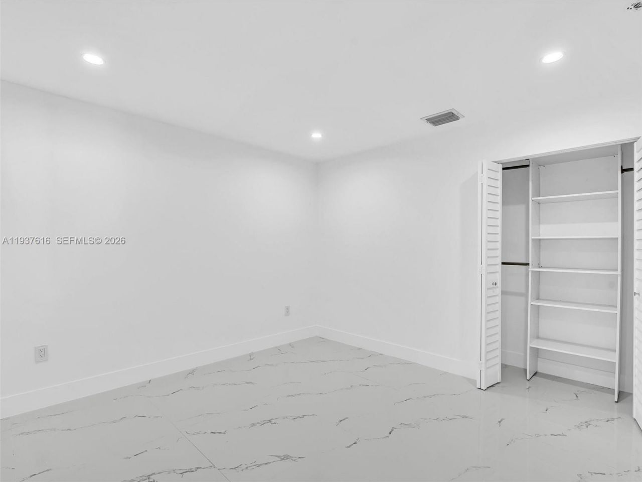 3354 NW 50th St, Unit 3354, Miami, FL 33142 Photo