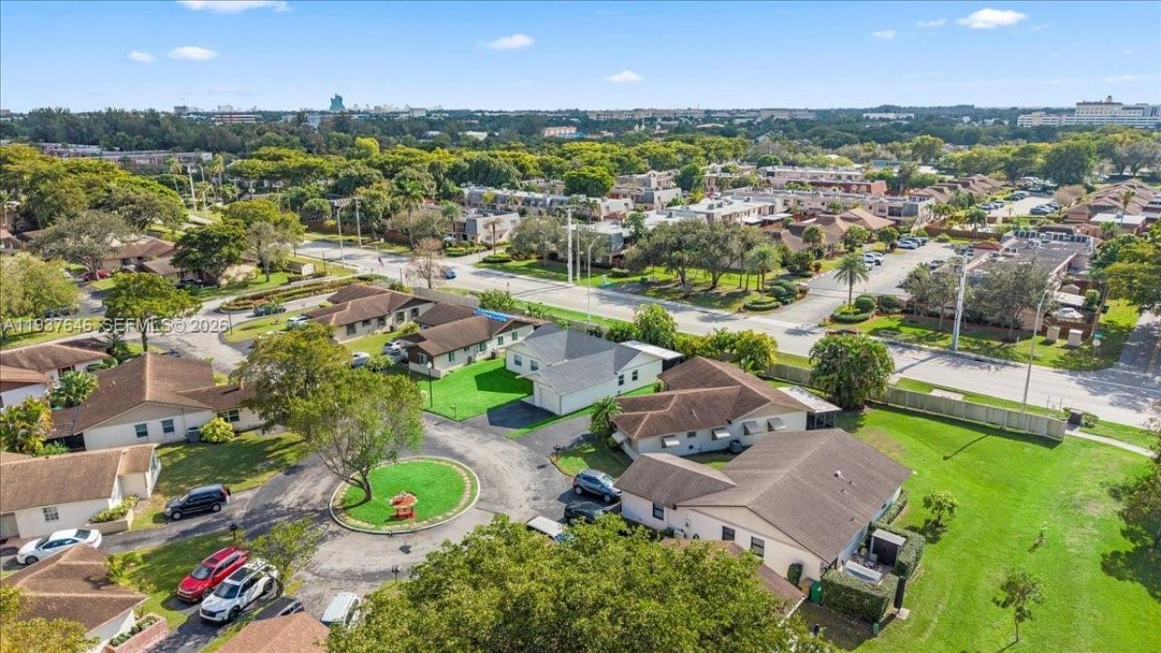 2279 Nova Village Dr, Davie, FL 33317 Photo