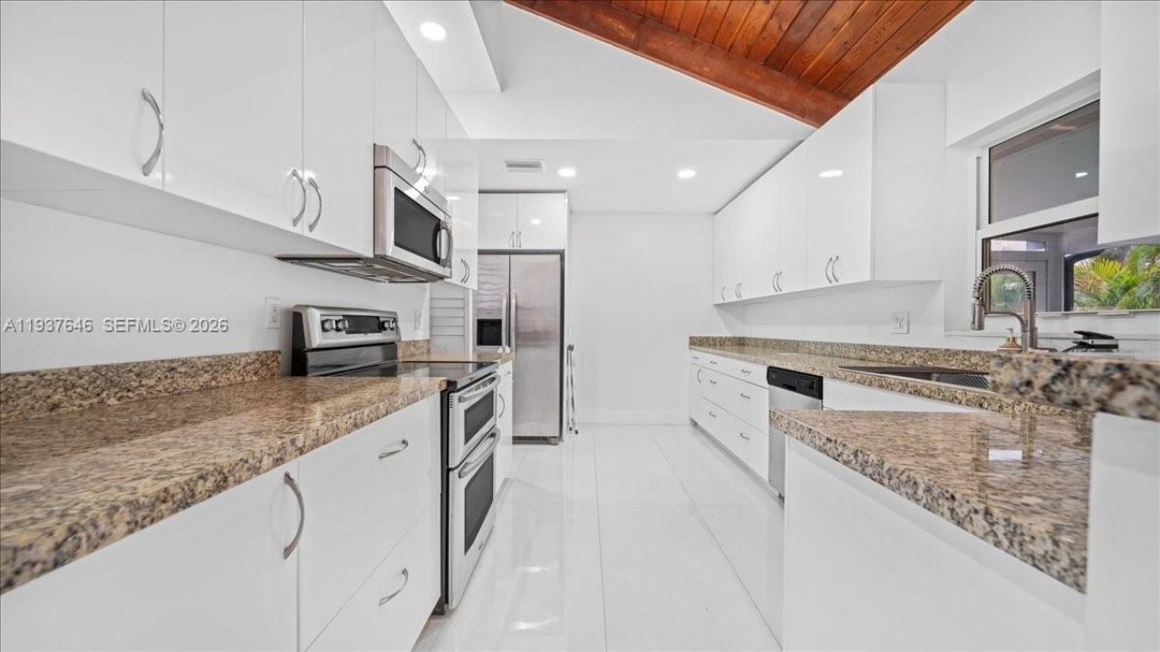 2279 Nova Village Dr, Davie, FL 33317 Photo