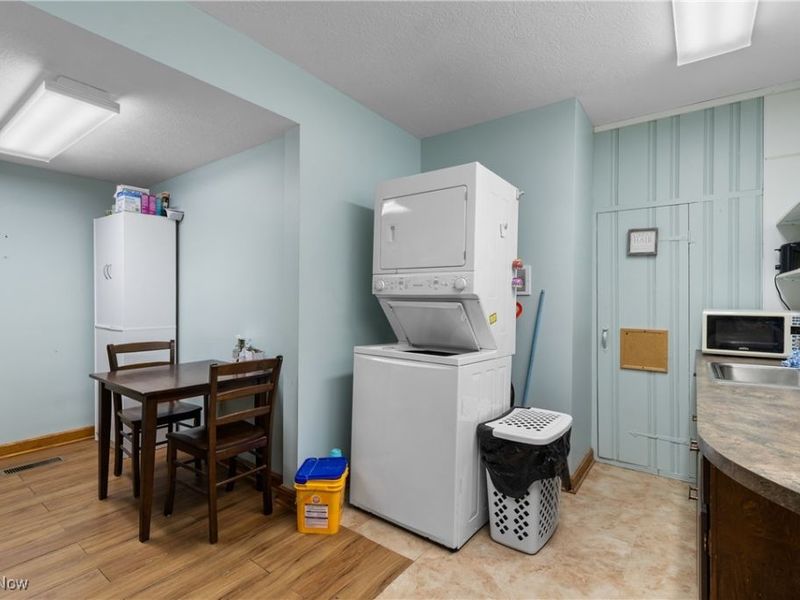 2406 S Union Avenue, Alliance, OH 44601 Photo 11