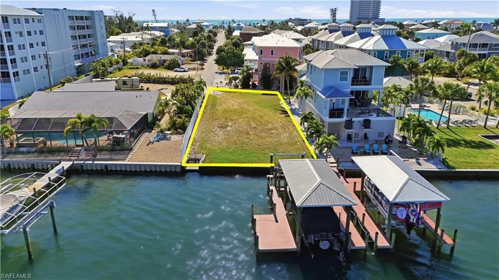 327 Fairweather Ln, Fort Myers Beach, FL 33931 Photo