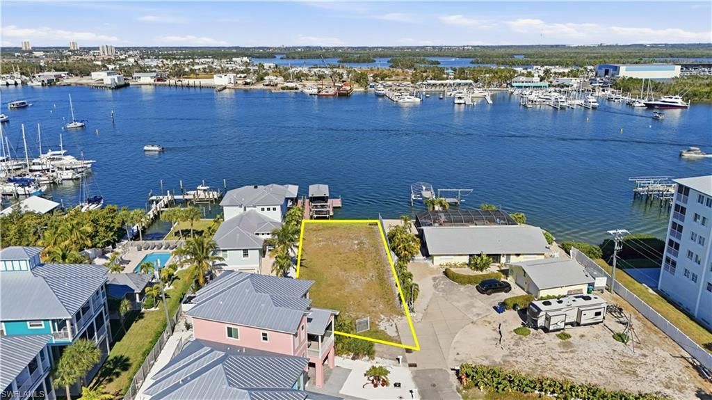 327 Fairweather Ln, Fort Myers Beach, FL 33931 Photo