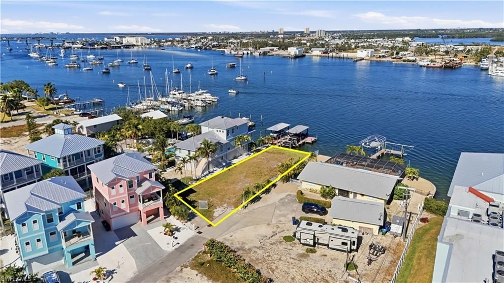 327 Fairweather Ln, Fort Myers Beach, FL 33931 Photo