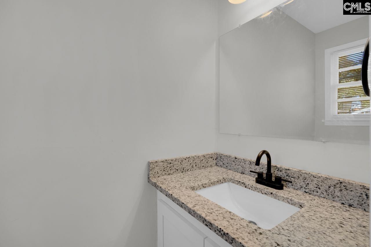 413 Beaverbrook Drive Photo 17