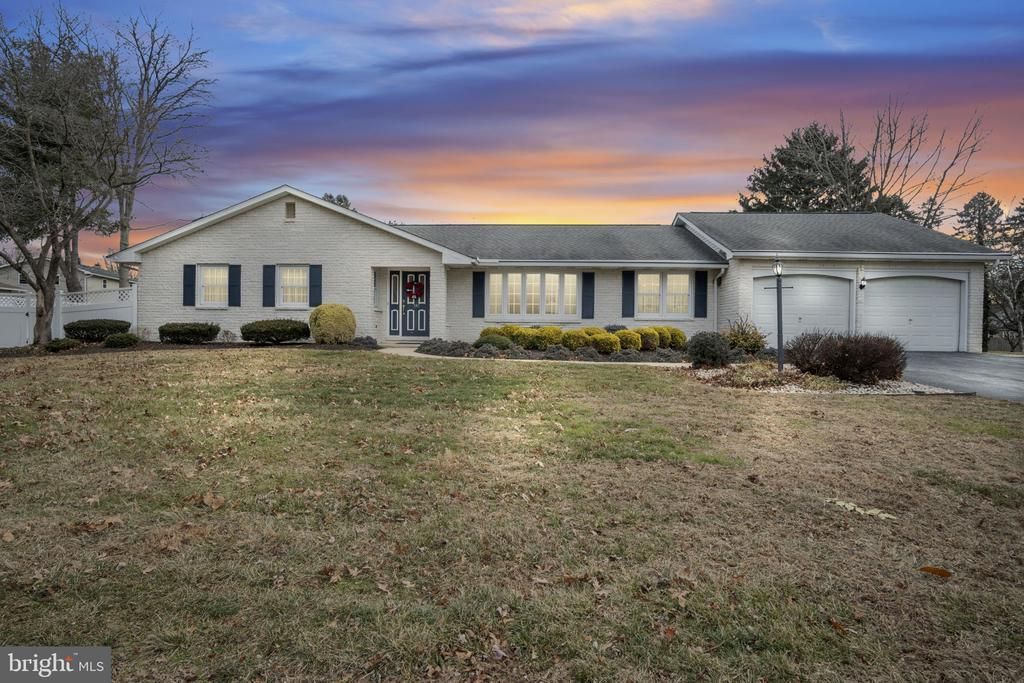 705 SUTTON DRIVE, CARLISLE, PA 17013