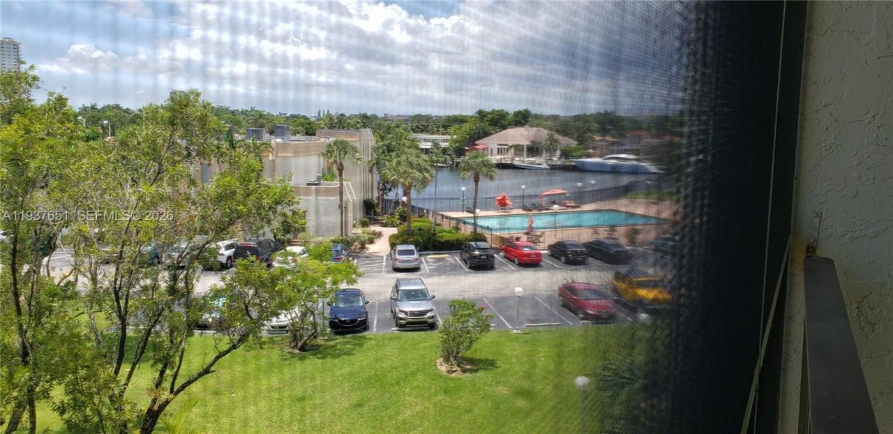 851 Three Islands Blvd, Unit 406, Hallandale Beach, FL 33009 Photo