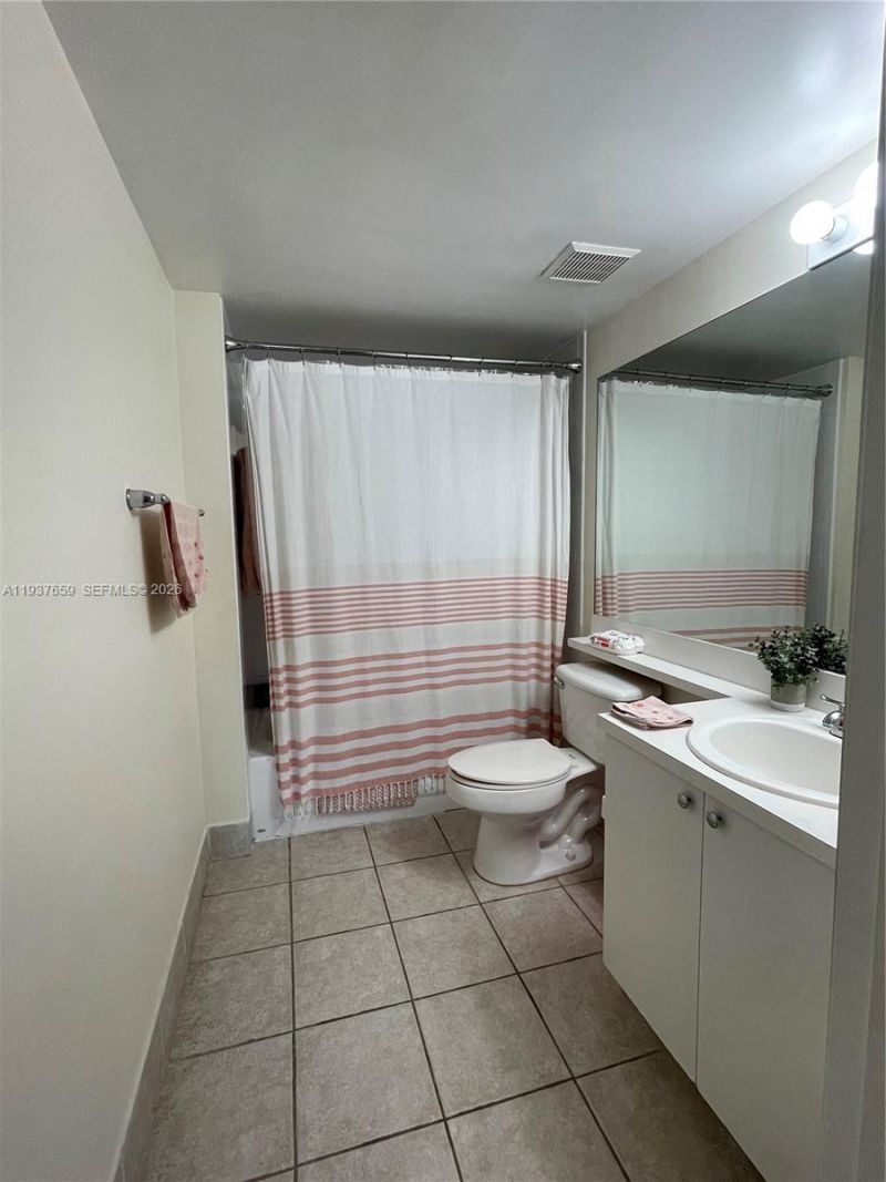 2009 SE 10th Ave , Unit 303, Fort Lauderdale, FL 33316 Photo
