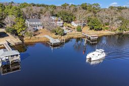 272 Park St. photo 4