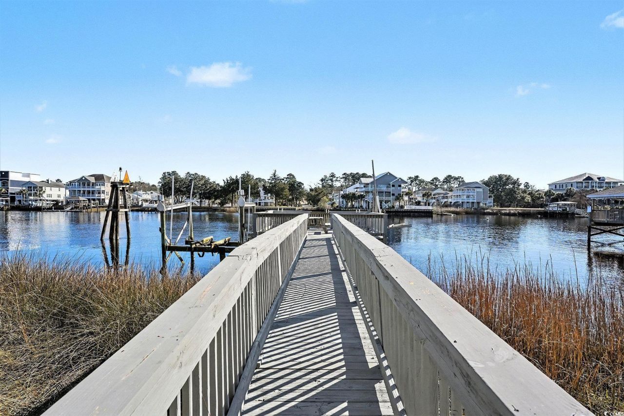 272 Park St. Photo 29