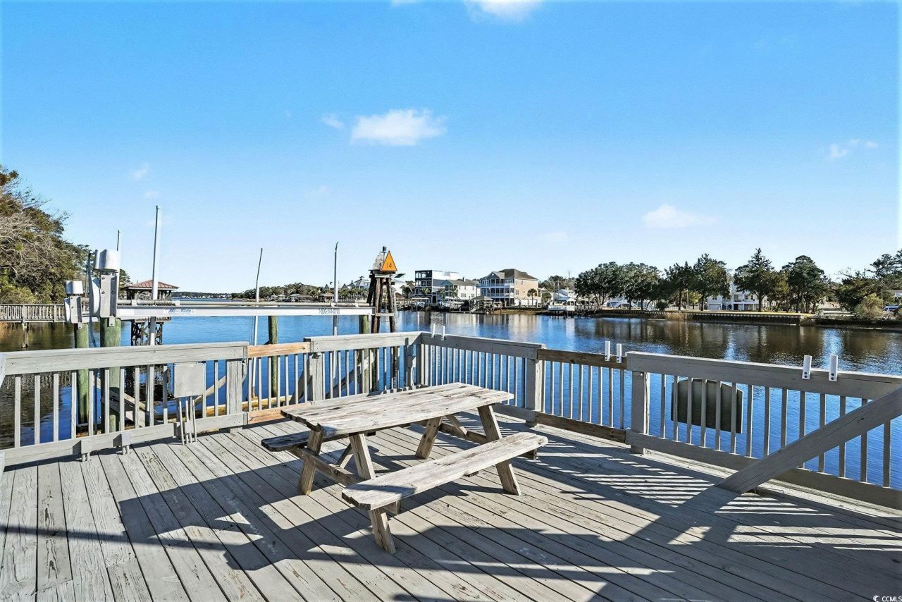 272 Park St. Photo 30