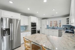 272 Park St. photo 4