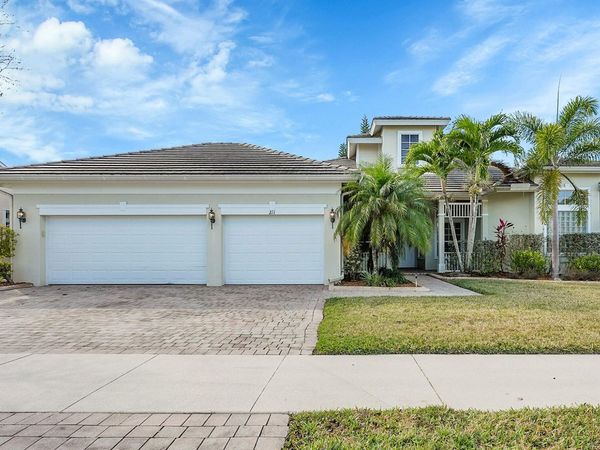 211 NW Pleasant Grove Way, Port St. Lucie, FL 34986