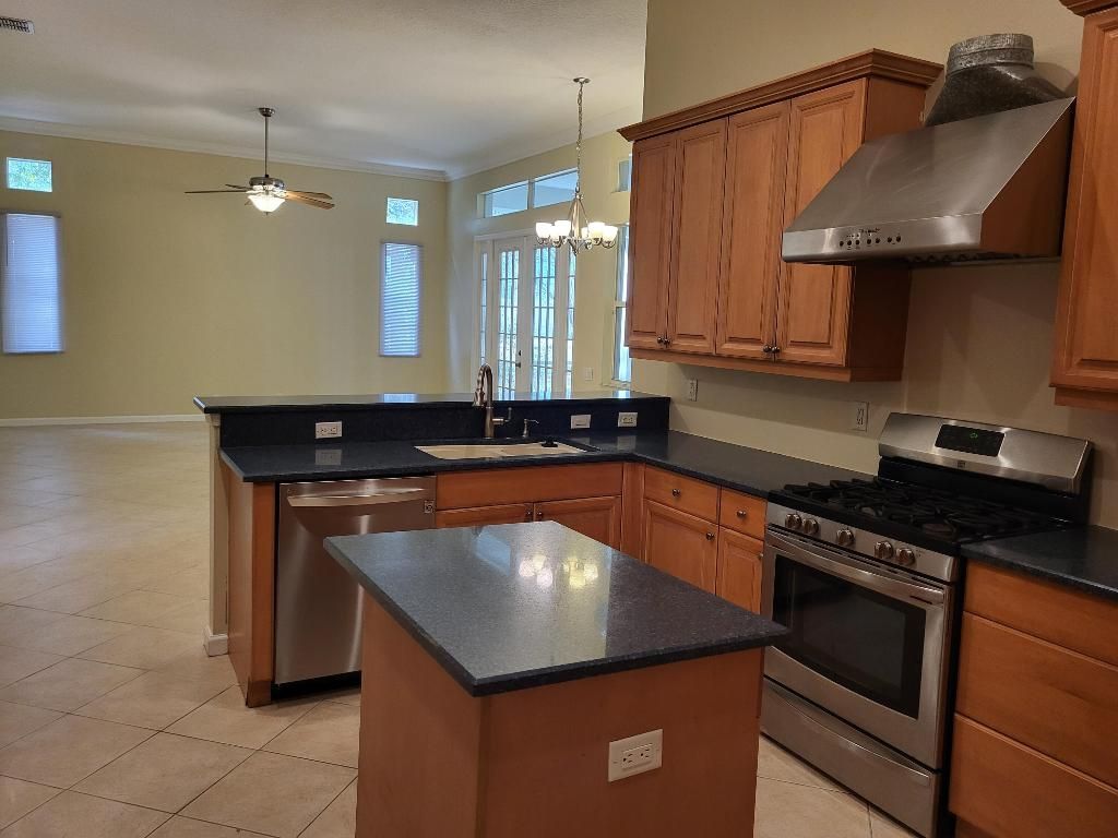 211 NW Pleasant Grove Way, Port Saint Lucie, FL 34986 Photo