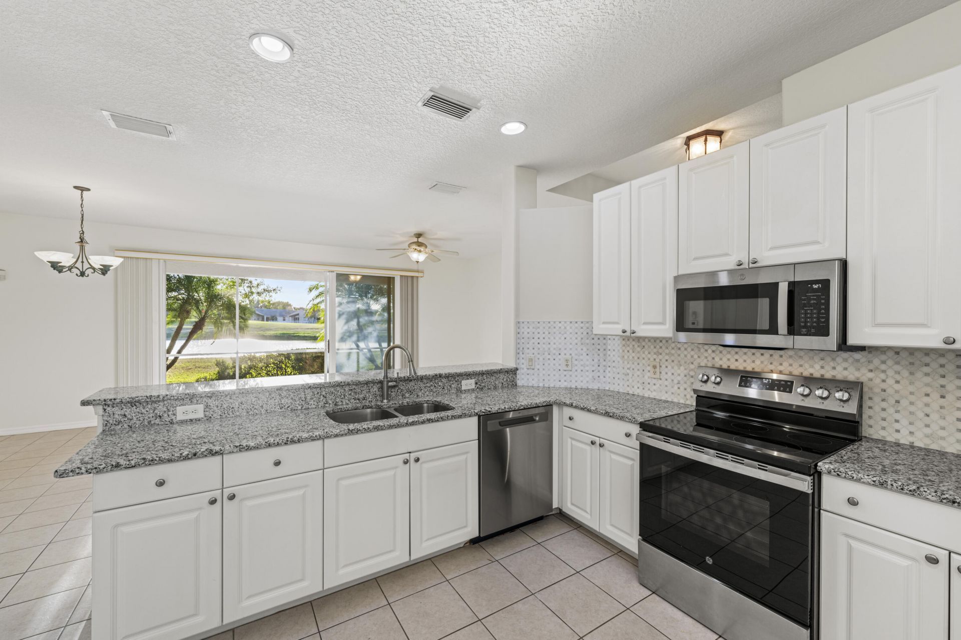 558 Waverly Circle, Port Saint Lucie, FL 34983 Photo