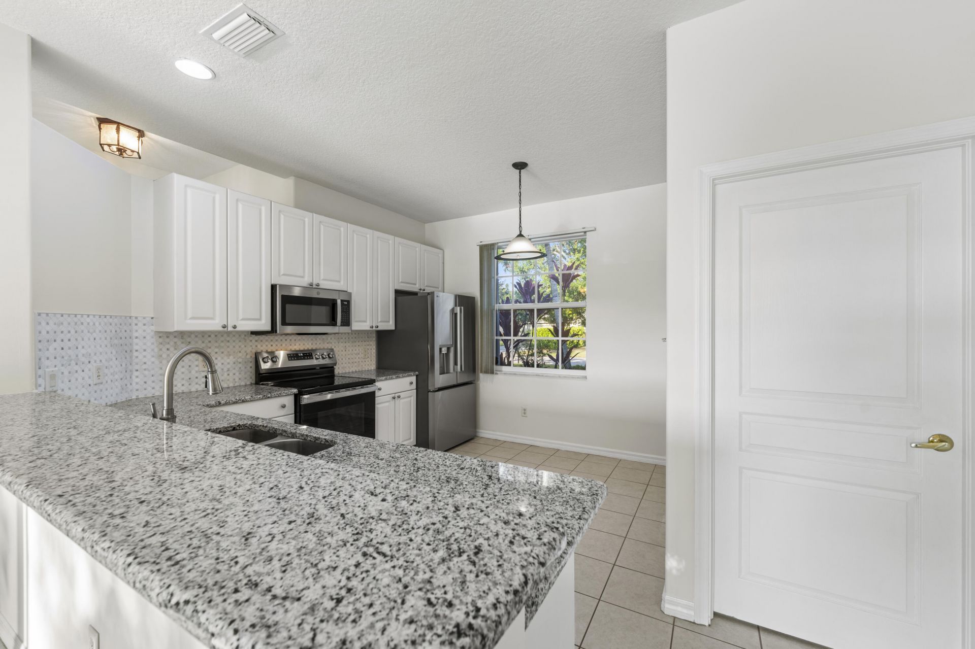 558 Waverly Circle, Port Saint Lucie, FL 34983 Photo