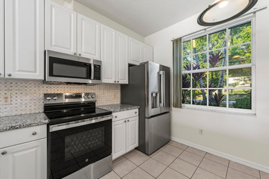 558 Waverly Circle, Port Saint Lucie, FL 34983 Photo