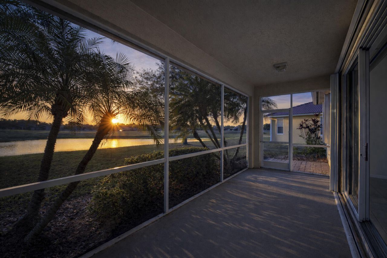 558 Waverly Circle, Port Saint Lucie, FL 34983 Photo