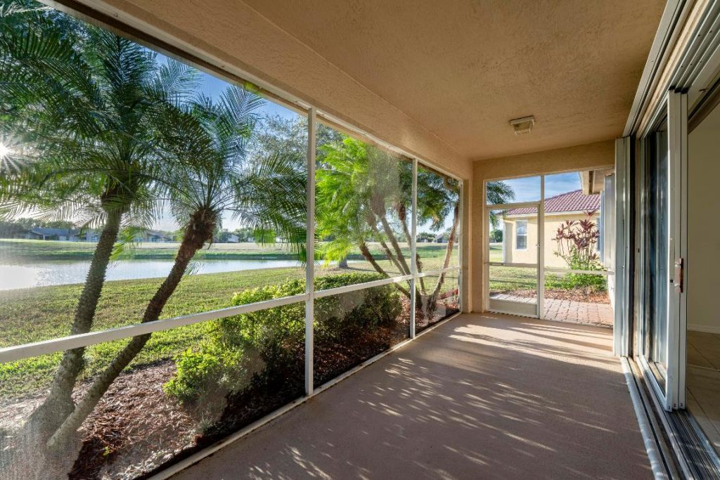 558 Waverly Circle, Port Saint Lucie, FL 34983 Photo