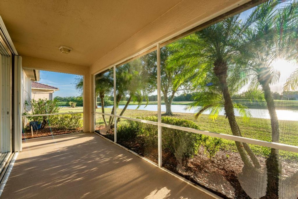 558 Waverly Circle, Port Saint Lucie, FL 34983 Photo