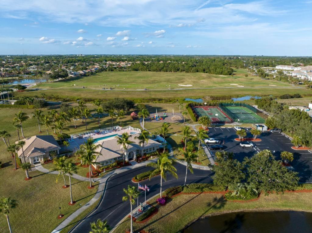 558 Waverly Circle, Port Saint Lucie, FL 34983 Photo