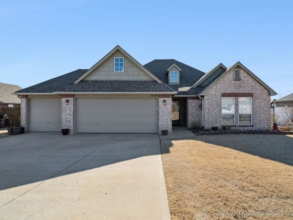 2016 Graham Avenue, Pryor, OK 74361