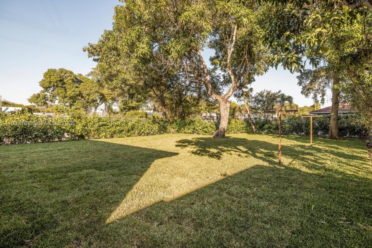 424 NW 53rd St, Miami, FL 33127 Photo