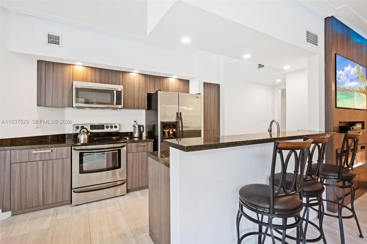 16485 Collins Ave, Unit 232, Sunny Isles Beach, FL 33160 Photo