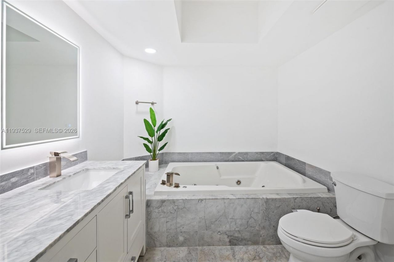 16485 Collins Ave, Unit 232, Sunny Isles Beach, FL 33160 Photo