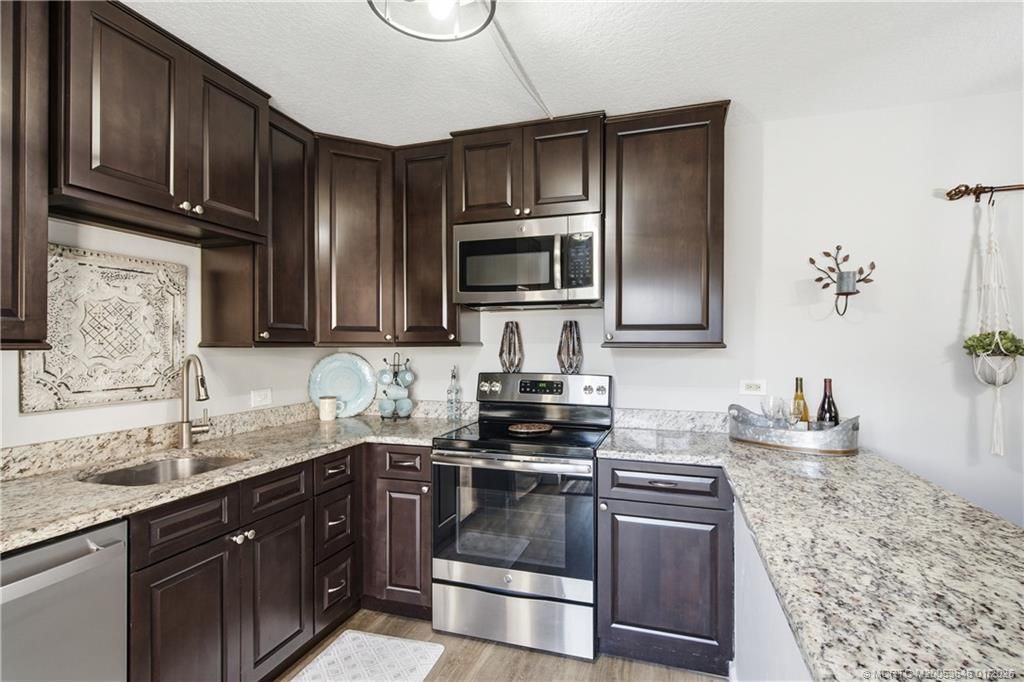 5982 SE Riverboat Drive, Stuart, FL 34997 Photo