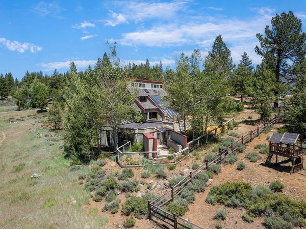10390 Manchester Drive, Truckee, CA 96161