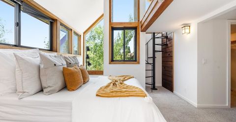 10390 Manchester Drive, Truckee, CA 96161 Photo