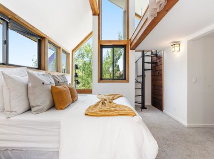 10390 Manchester Drive, Truckee, CA 96161 Photo