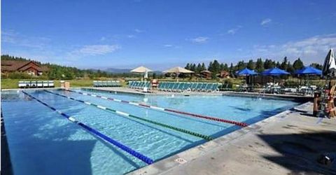 10390 Manchester Drive, Truckee, CA 96161 Photo