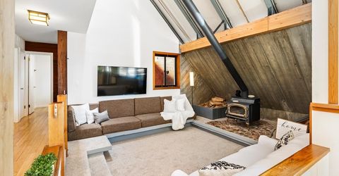 10390 Manchester Drive, Truckee, CA 96161 Photo