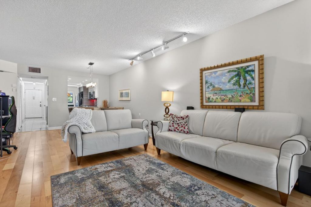 7547 NW 79th Avenue, Unit 212, Tamarac, FL 33321 Photo