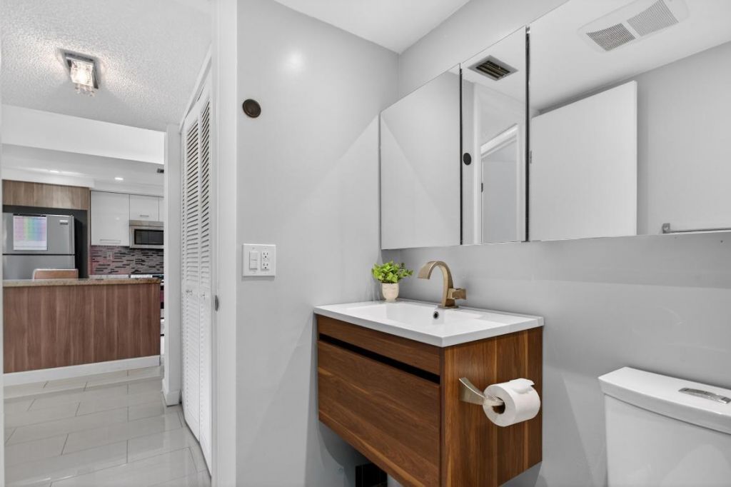 7547 NW 79th Avenue, Unit 212, Tamarac, FL 33321 Photo