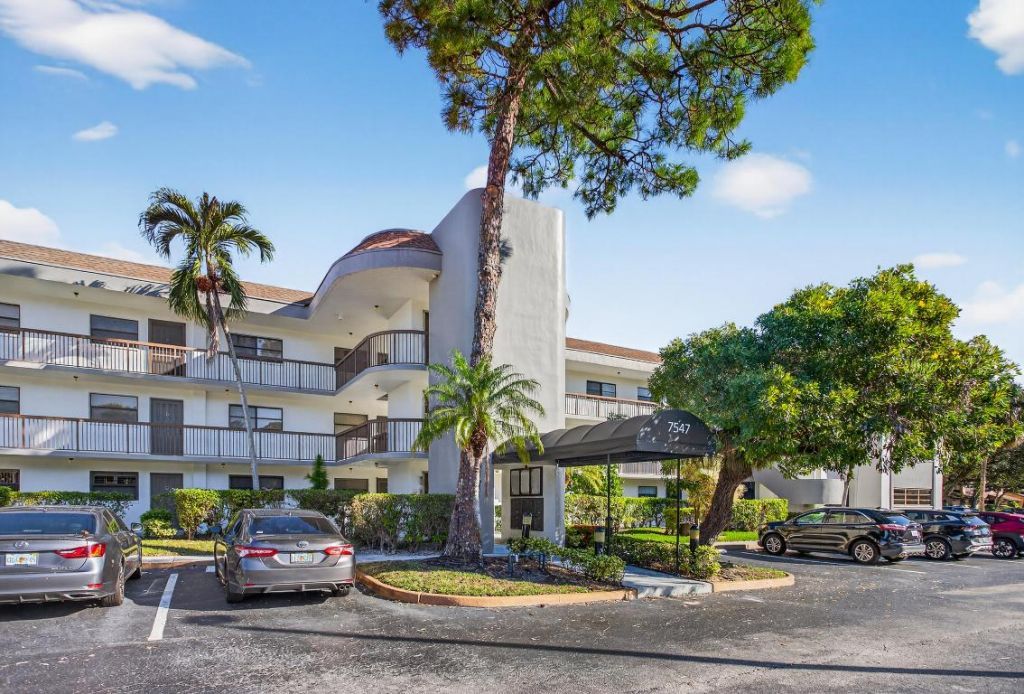 7547 NW 79th Avenue, Unit 212, Tamarac, FL 33321 Photo