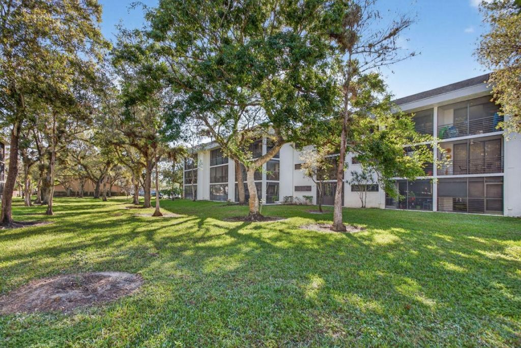 7547 NW 79th Avenue, Unit 212, Tamarac, FL 33321 Photo