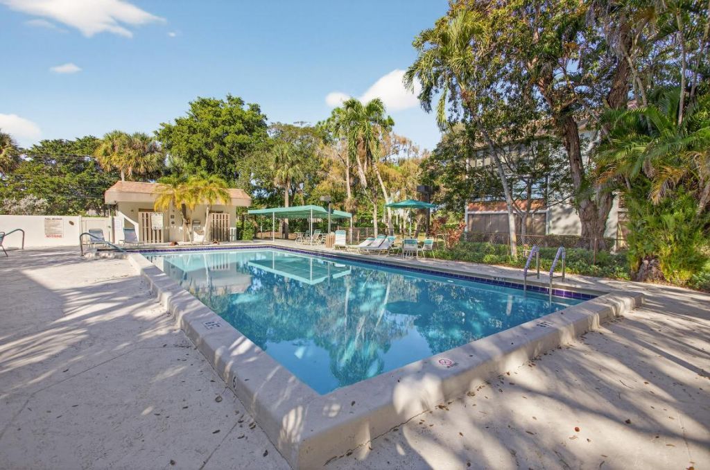 7547 NW 79th Avenue, Unit 212, Tamarac, FL 33321 Photo