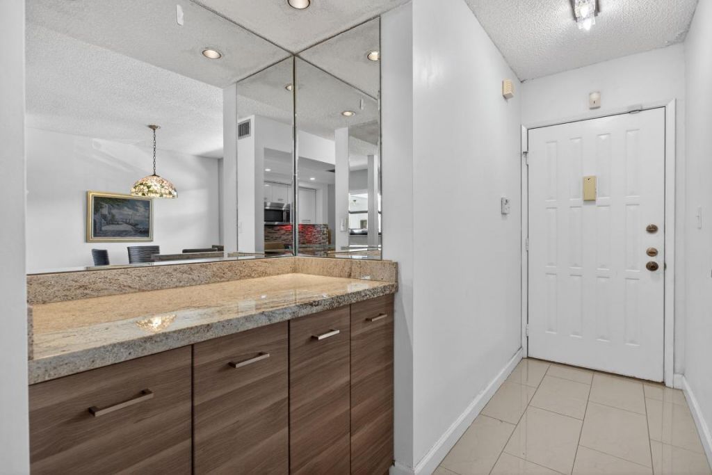 7547 NW 79th Avenue, Unit 212, Tamarac, FL 33321 Photo