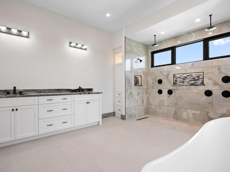 Property Image 79