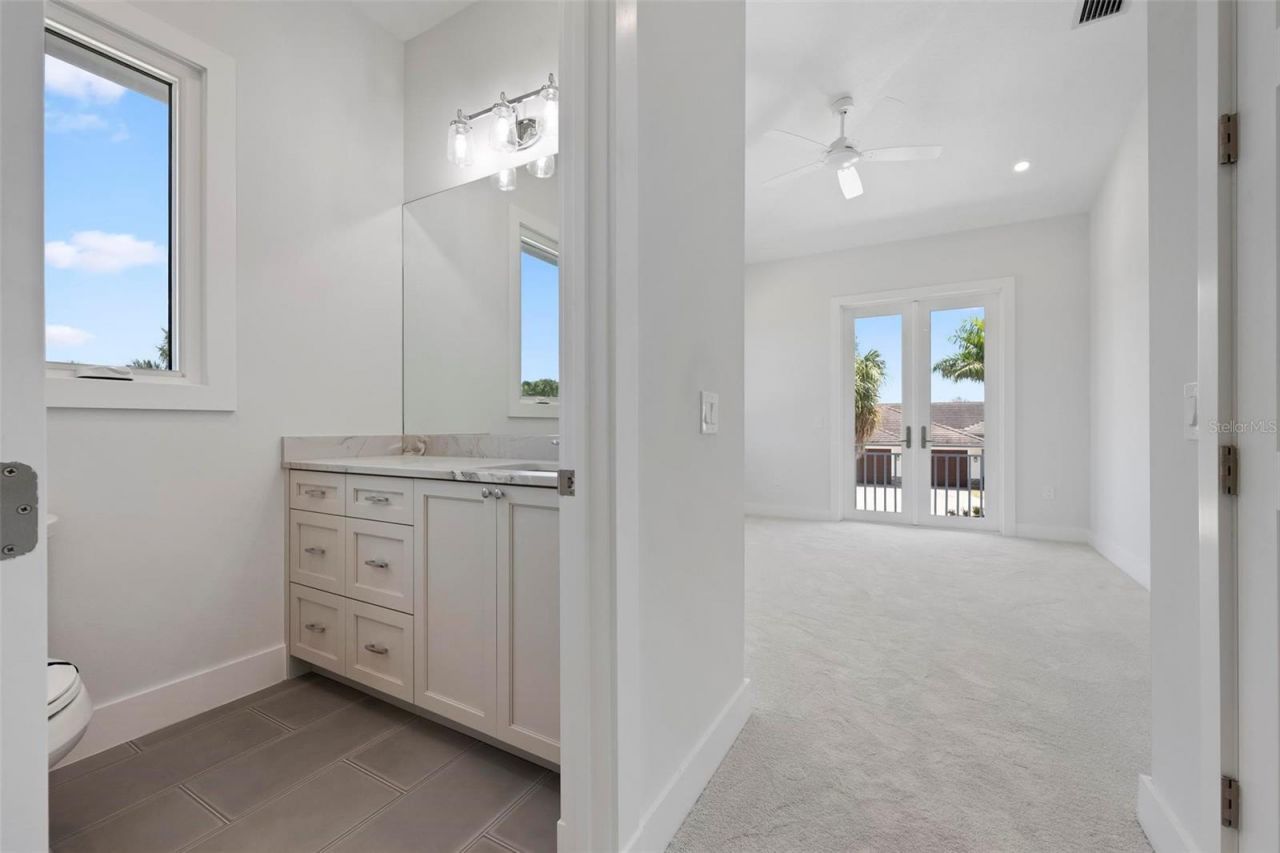 533 Venice Lane, Sarasota, FL 34242 Photo