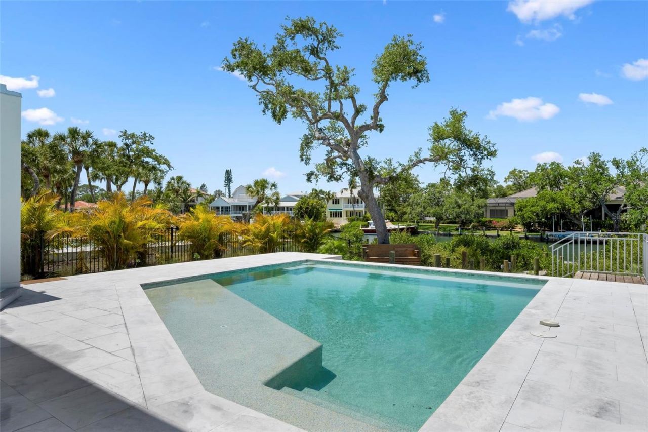 533 Venice Lane, Sarasota, FL 34242 Photo