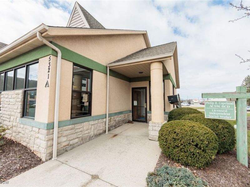 5321 Meadow Lane Court, Sheffield Village, OH 44035 Photo 3