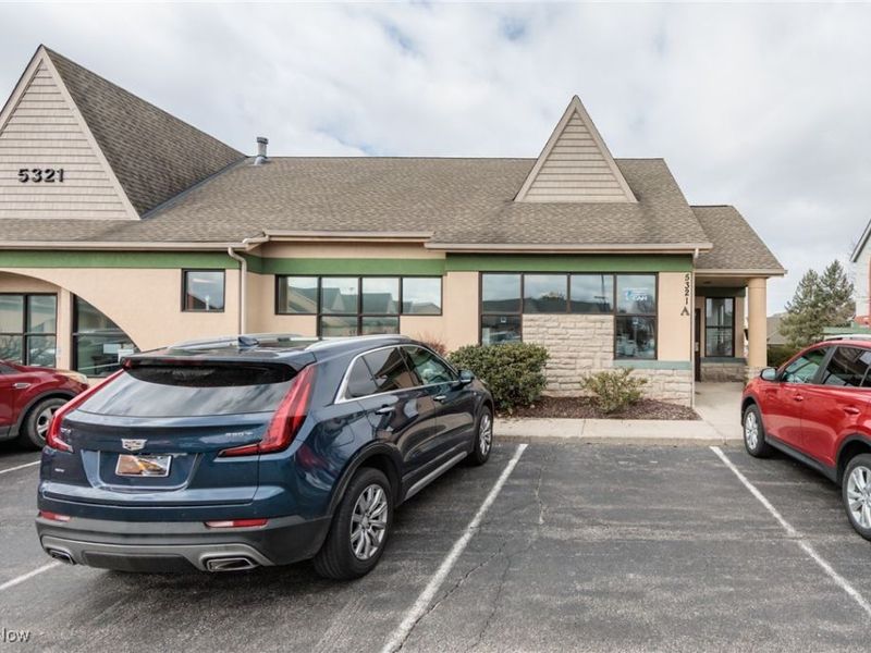 5321 Meadow Lane Court, Sheffield Village, OH 44035 Photo 4